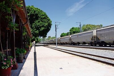 Piden comparezcan por tren rápido