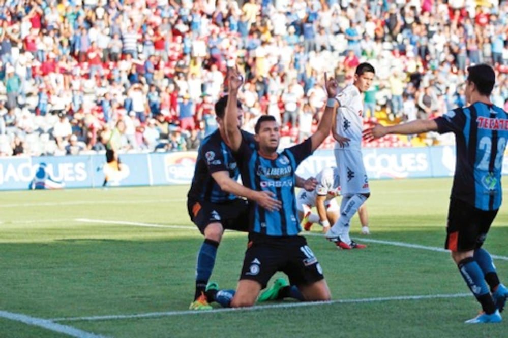 Gallos Blancos reaccionan a tiempo