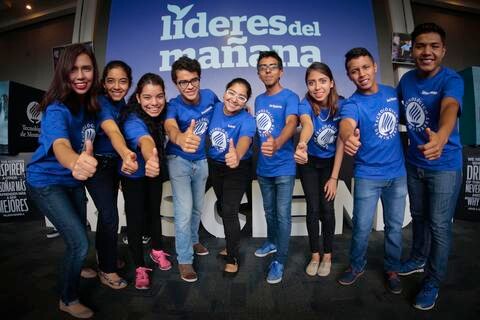 “La encomienda es ser líder”, dicen becados