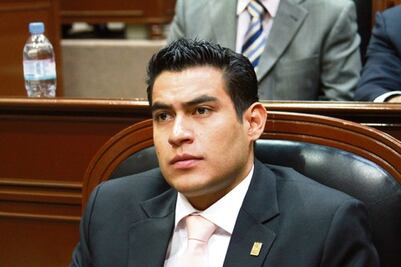 Buscan acercar a jóvenes a política