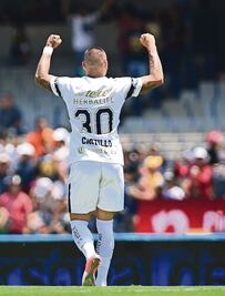 Nico Castillo anuncia su salida de Pumas