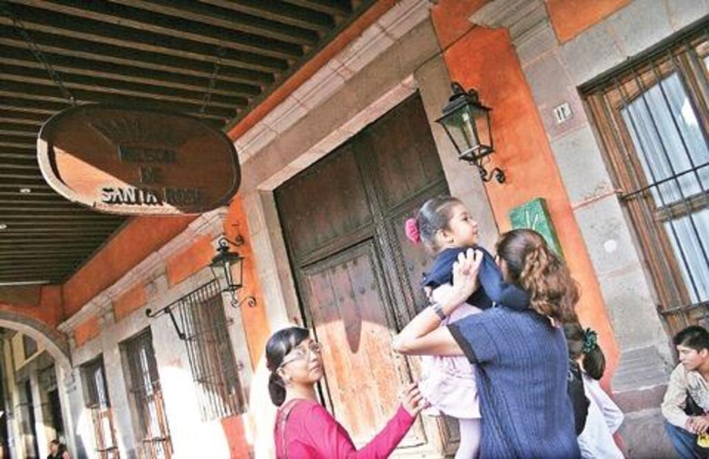 Denuncian por daños a “El Mesón”