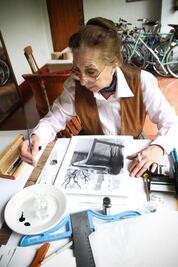  Amigos hacen el retrato de Paulina 