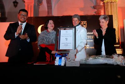 Entregan el premio Hugo Gutiérrez Vega 