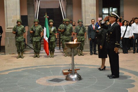Piden mantener unidad y federalismo