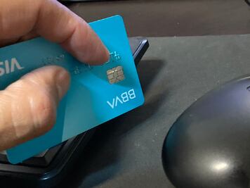 Llaman a limitar uso de tarjetas de crédito