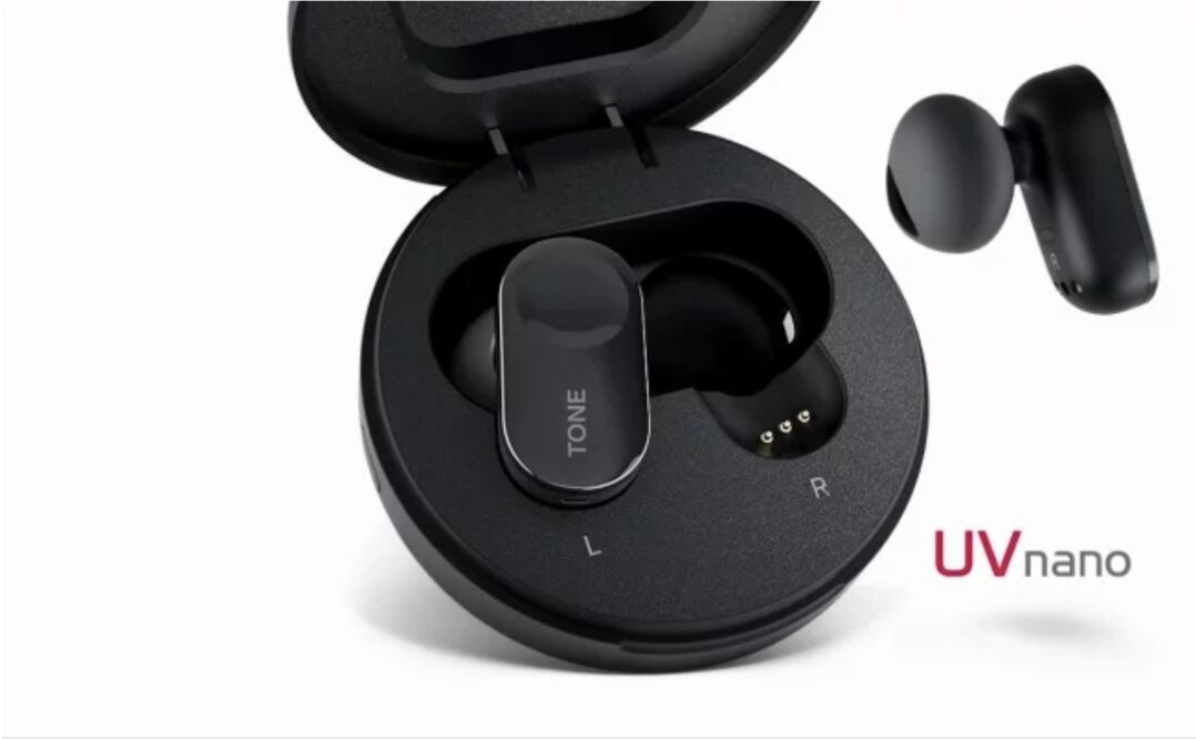El estuche de carga UVnano reduce las bacterias en los auriculares mientras se carga