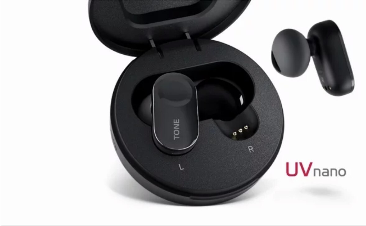 El estuche de carga UVnano reduce las bacterias en los auriculares mientras se carga