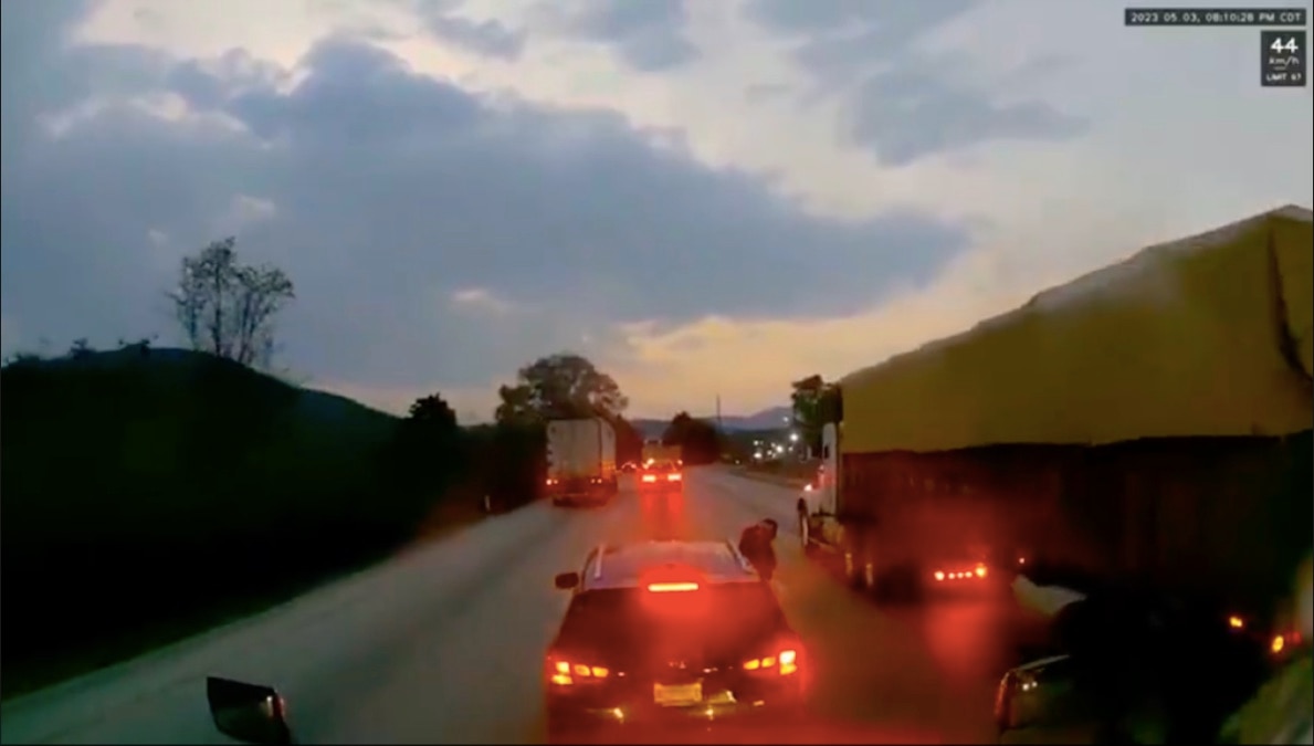 Video. Captan asalto con arma de fuego en la autopista México-Querétaro