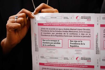 Opinión. De consultas, inútiles y despilfarros