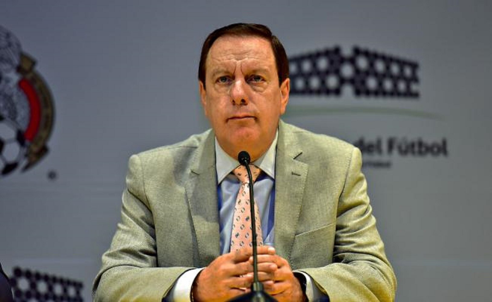 Árbitros amenazan con no pitar la liguilla en Liga MX