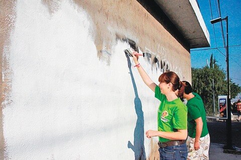 Vecinos rescatan espacios públicos
