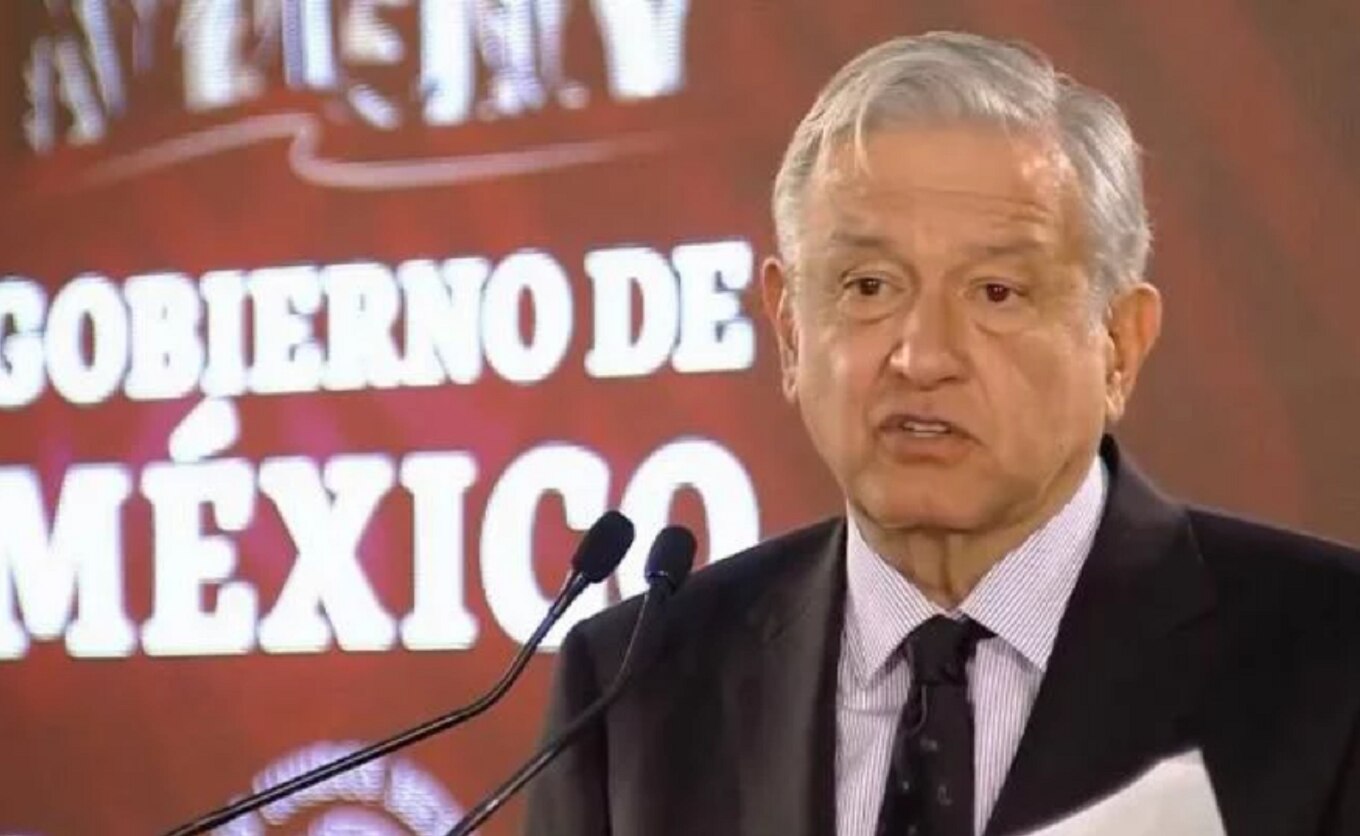AMLO anuncia compra de 500 pipas para atacar desabasto de combustible