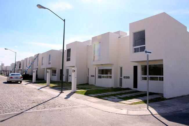 Luego de adelantar el aumento al monto de los créditos para vivienda, programado inicialmente para el mes de mayo, pero autorizado en abril pasado, el Infonavit confía en que el mercado inmobiliario del país se dinamizará. (ARCHIVO EL UNIVERSAL)