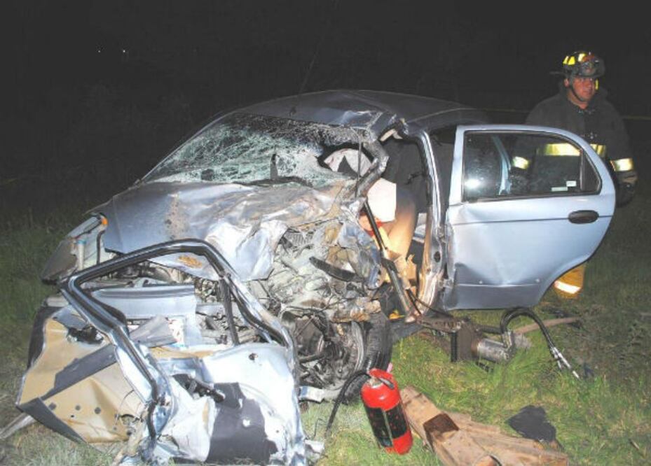 Muere mujer en choque de frente