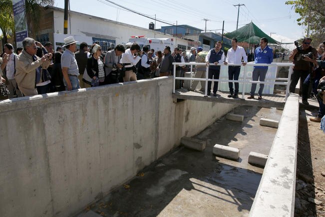 Francisco Domínguez Servién informó que están en la etapa de planeación para determinar cómo se programarán las obras, debido a que no hay dinero suficiente para ejecutar el plan en un año (FOTOS. ESPECIAL)