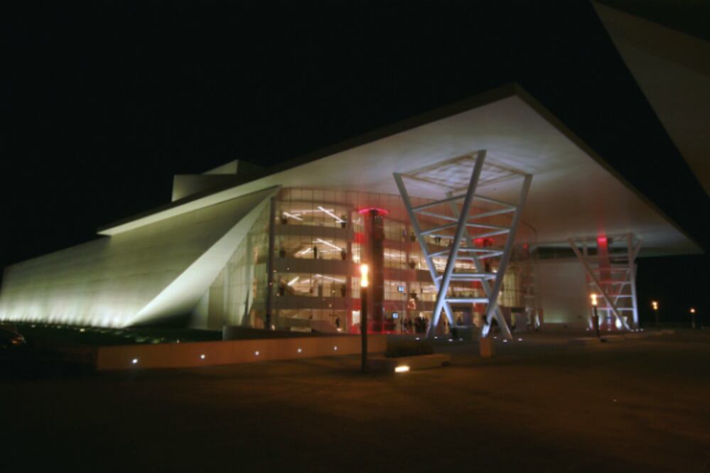 Abre sus puertas Teatro Metropolitano