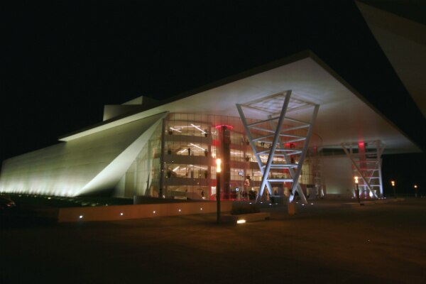 Abre sus puertas Teatro Metropolitano