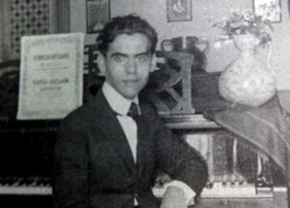 Subastan raro ejemplar de libro de Lorca