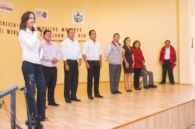 Entregan autobús al DIF de San Juan