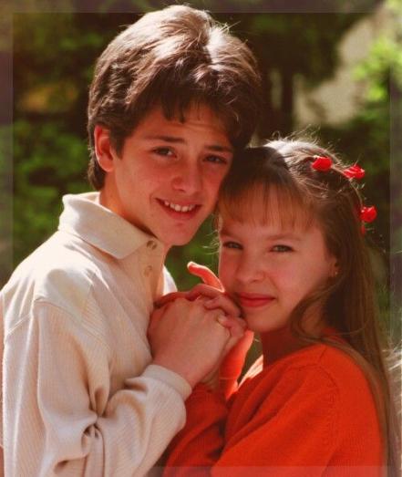 Belinda se reencuentra en el set de grabación con ex novio que tuvo a los 14 años