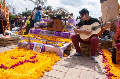#Crónica| Celebran Día de Muertos en la explanada de rectoría