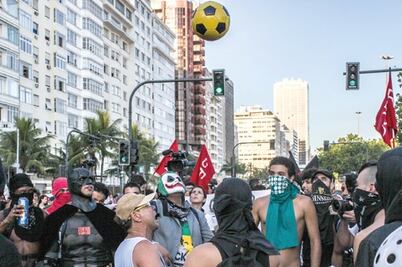 Caos en Brasil a 34 días del Mundial