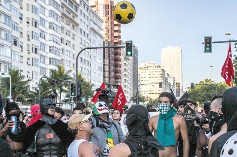 Caos en Brasil a 34 días del Mundial
