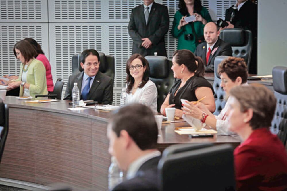 Legisladores recibirán aguinaldo de $240 mil