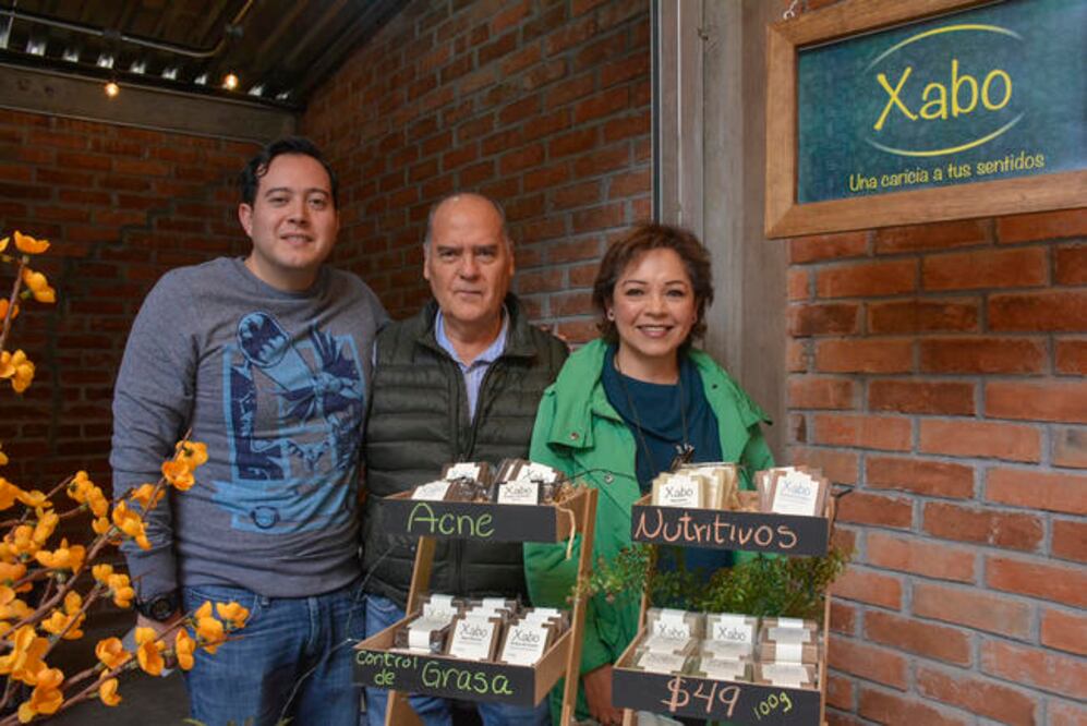 La familia Araúzo está detrás de “X ab o”, una marca que comenzó su historia hace cuatro años en el Estado de México y hoy se ha extendido en diversos puntos de Querétaro (FOTOS: MARIO VALDÉS. EL UNIVERSAL)