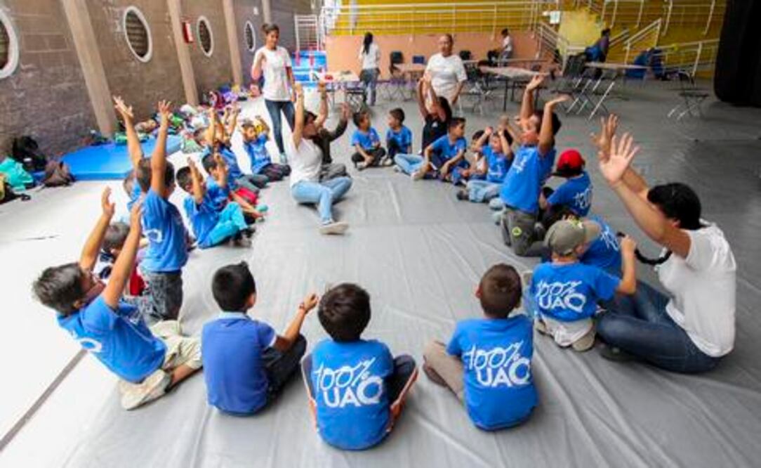 Promueven servicio social con feria   