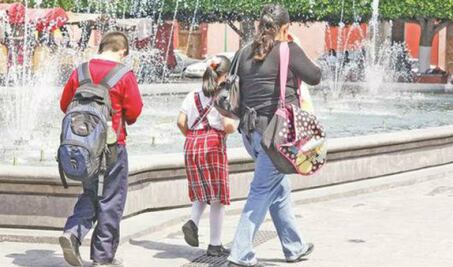 Autoridades atienden a niño presente en homicidio