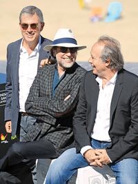 Inmortalizan a Serrat y Sabina