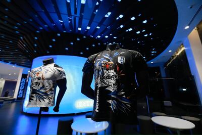 Gallos Blancos presenta su nueva piel