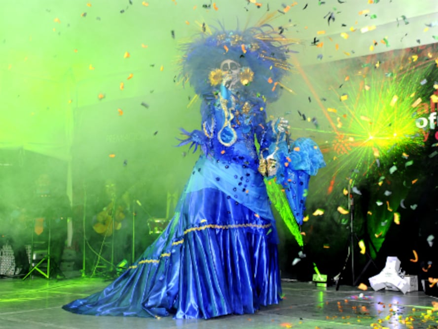 La Catrina coquetea en la UAQ