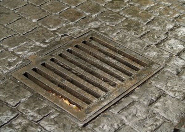 Buscan disminuir robo de rejillas