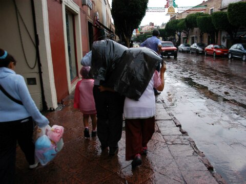 Trabajan para evitar afectaciones en lluvias