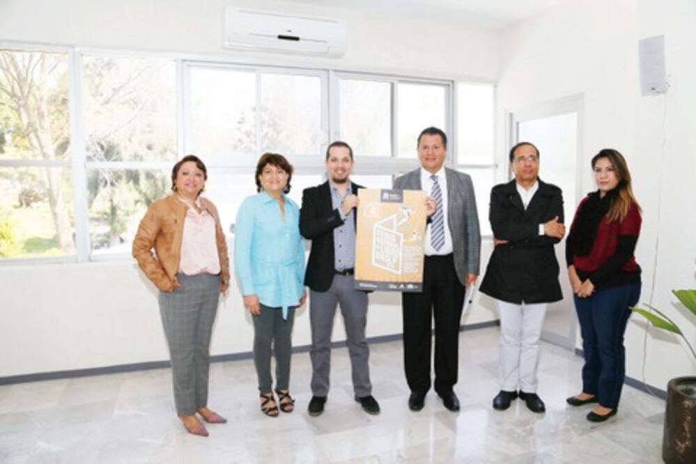 UAQ participa en la Feria del libro de SLP