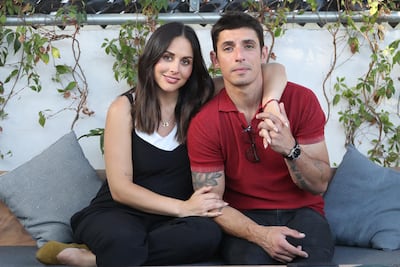 Sobreviven al amor en época de Twitter 