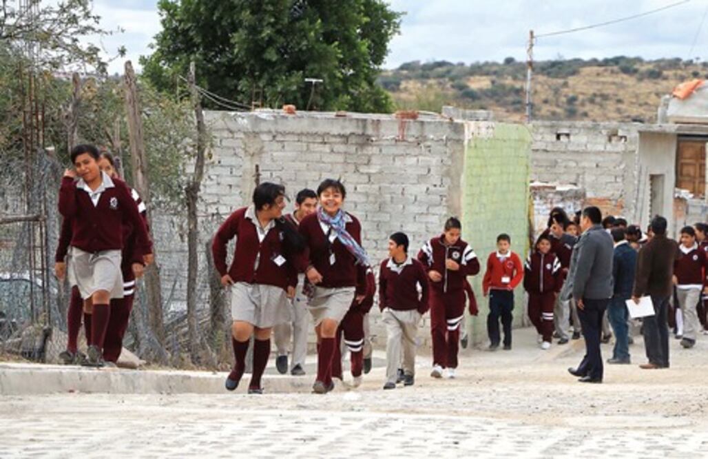 Urbanizan 21 calles en Pie de Gallo, Jurica