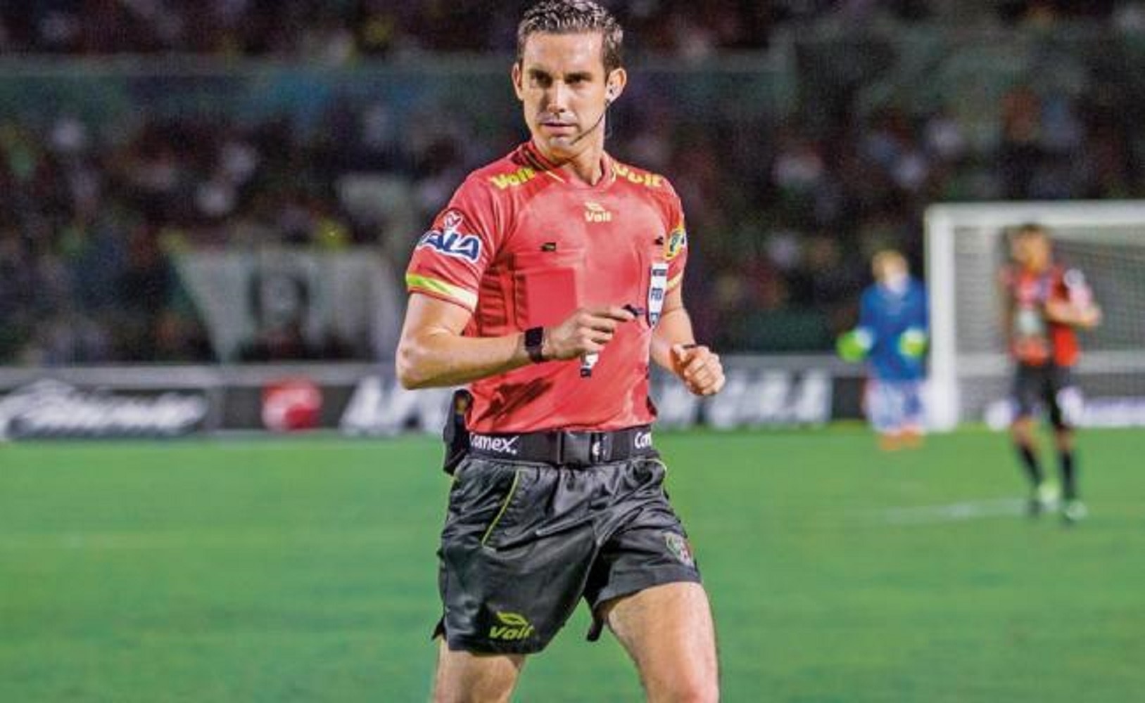 César Ramos, un rebelde en el arbitraje