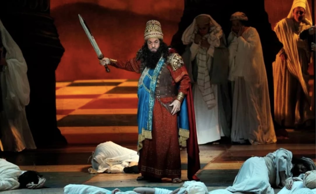Plácido Domingo durante el ensayo de la ópera "Nabbuco" en Valencia. Foto: EFE/Juan Carlos Cárdenas