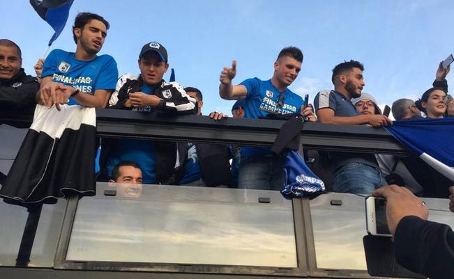 Tiago fue el más aclamado por la afición queretana en el recorrido (GERMÁN MENESES. NOTIMEX)