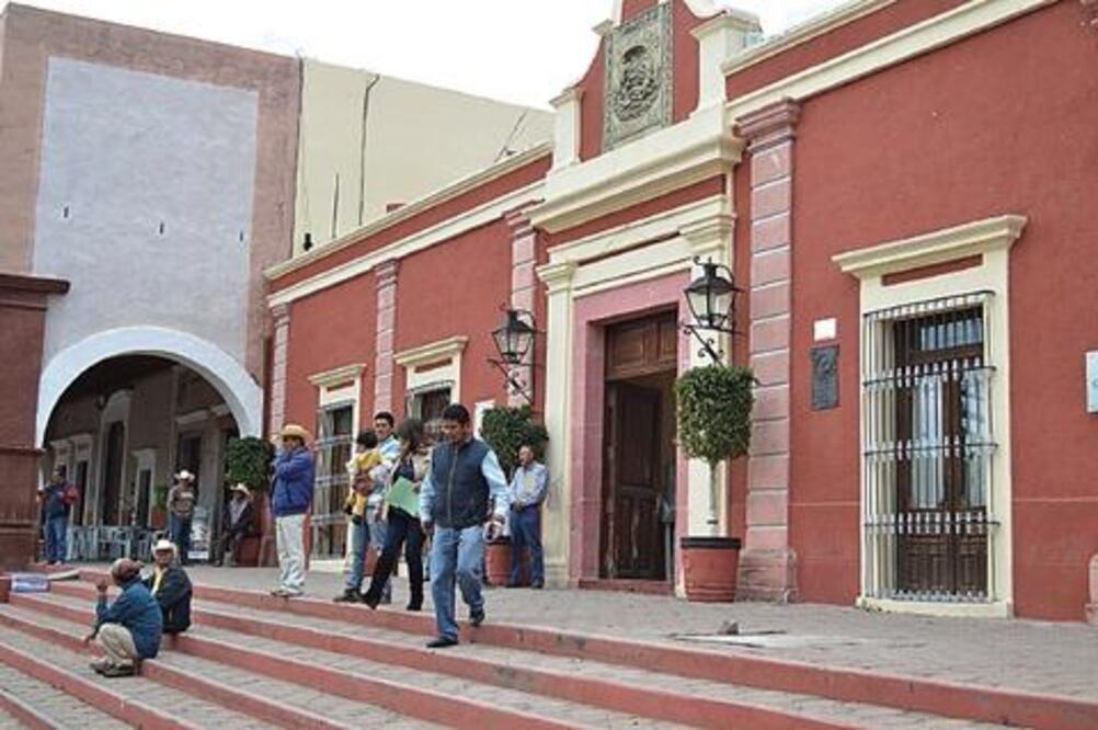 Alistan transición en Cadereyta