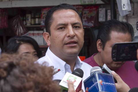 Pineda dice apoyar a Loyola para gubernatura