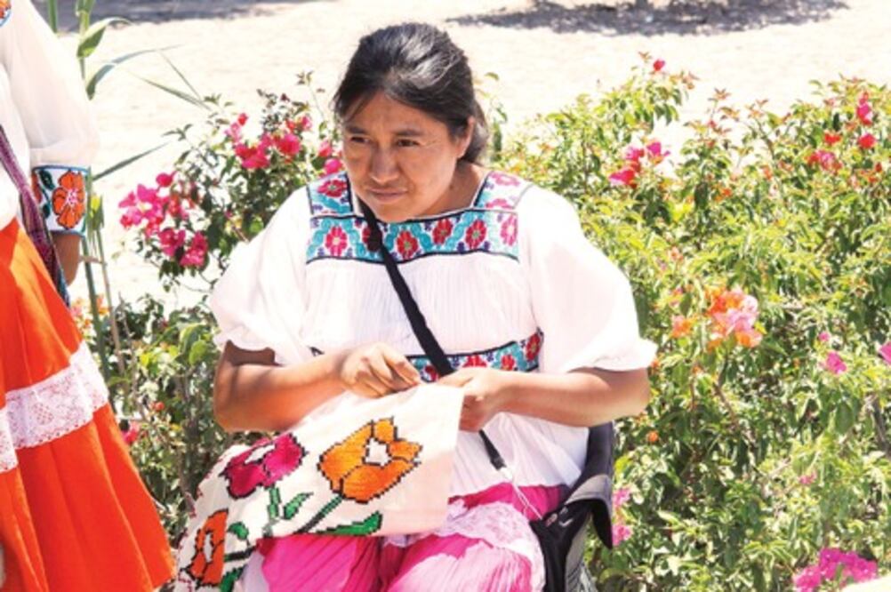 Dignifican trabajo de 500 artesanas