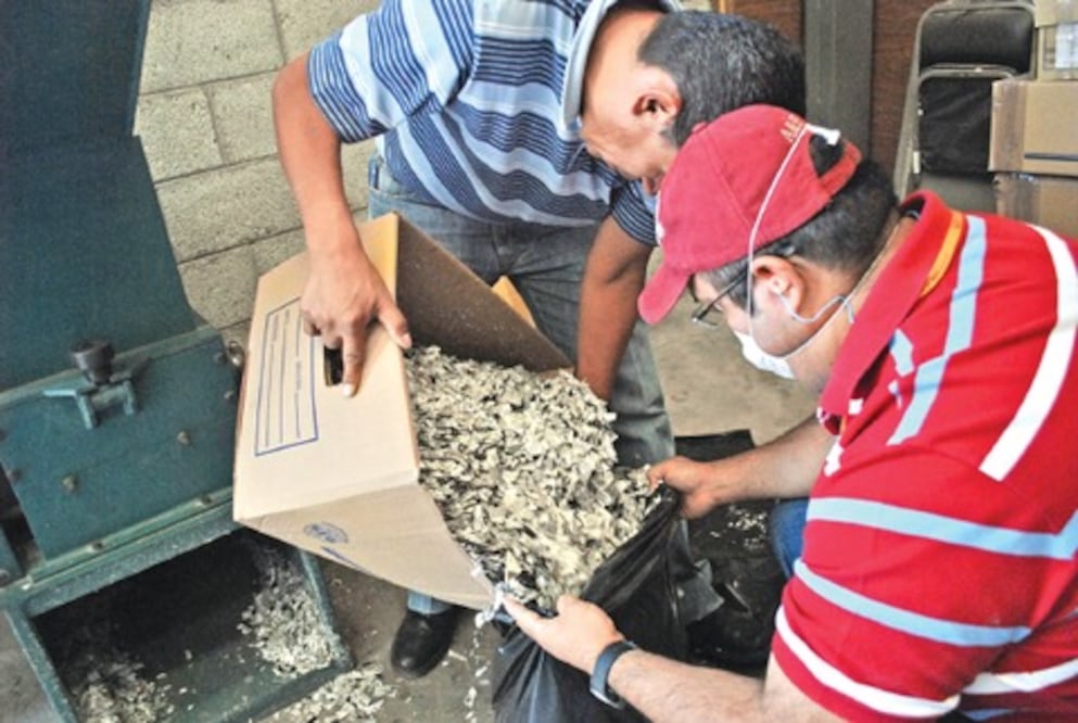 IFE destruye 16 mil formatos de credenciales