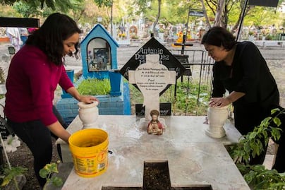 Implementan operativos en los panteones