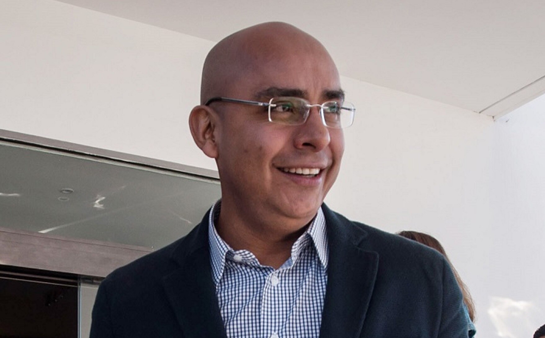 Aguilar Vega propone encuesta para proceso