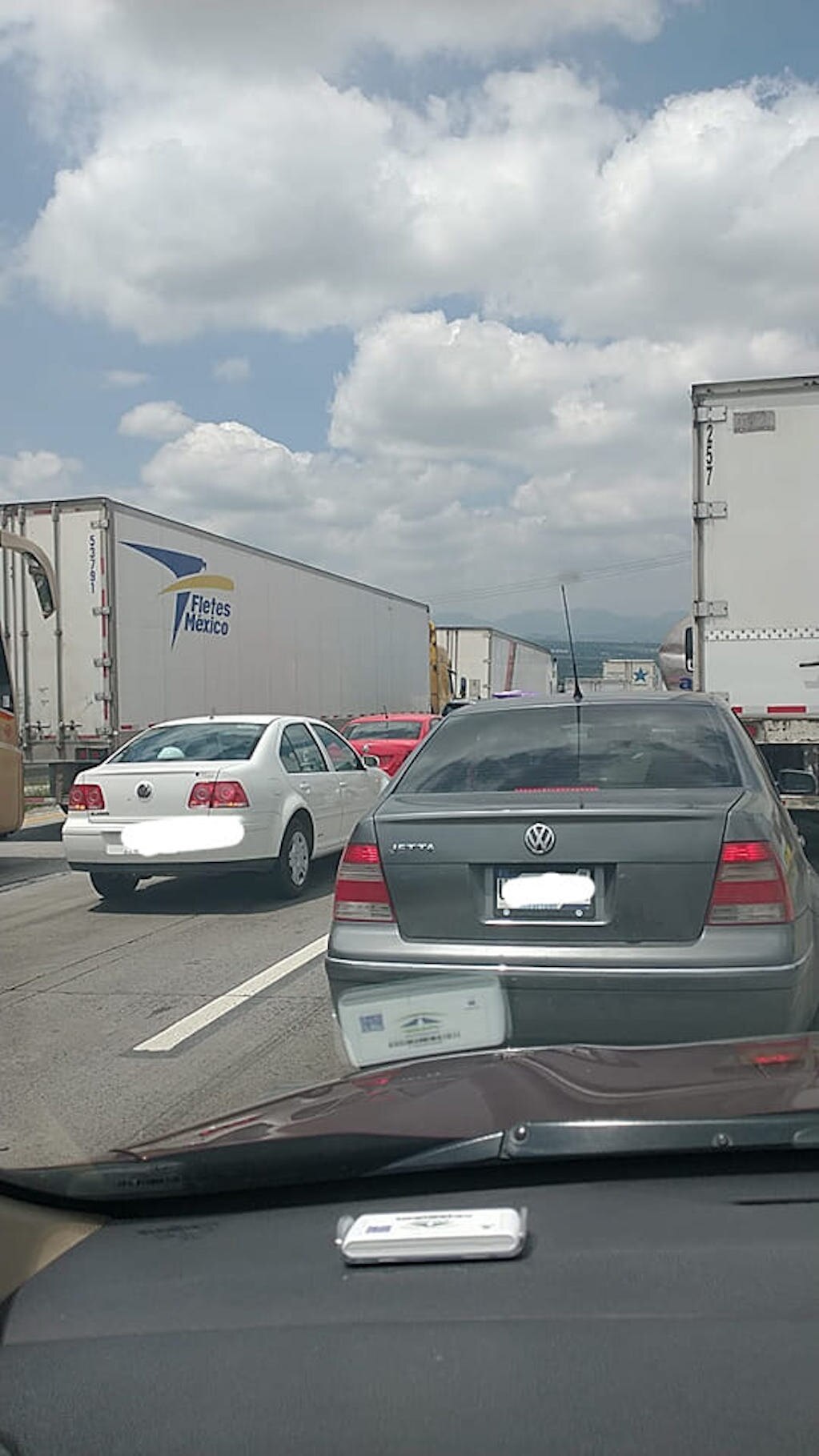 Tráfico detenido en la autopista México-Querétaro; reportan accidente en San Juan del Río